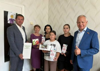 В Челнах семьям бойцов СВО вручили  подарочный наборы