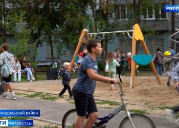 В поселке Васильево в рамках программы по благоустройству дворов появилась площадка по панна-футболу