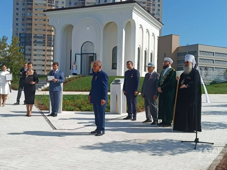 Минниханов принял участие в открытии Духовного комплекса «Тихий сад»