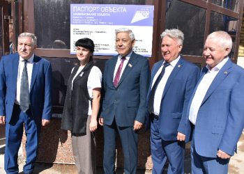 Мухаметшин ознакомился с ходом капремонта детской художественной школы им М.Х. Хаертдинова