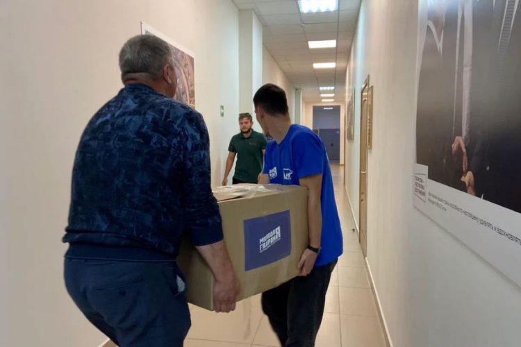 В Казани члены «Единой России» и молодогвардейцы организовали сбор помощи для Курской области