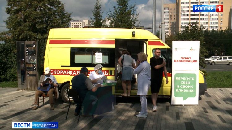 Минниханов поручил изучить возможность использования представленных на нефтегазохимическом форуме разработок