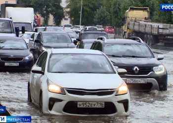 Жители Авиастроительного района пожаловались на переполненные мусорные контейнеры