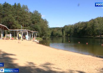В Зеленодольске спустили на воду инновационное судно на водородном топливе