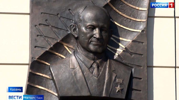 На территории ДРКБ открыли духовный комплекс «Тихий сад»