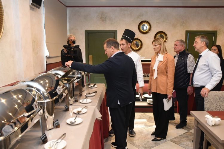 Мэр Казани проверил готовность отелей к саммиту БРИКС