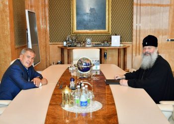 Рустам Минниханов провел встречу с митрополитом Казанским и Татарстанским Кириллом