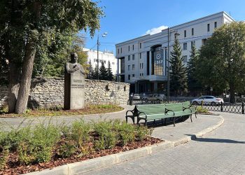 В Казани обновили сквер рядом с родильным домом №3 имени В.Груздева в рамках нацпроекта