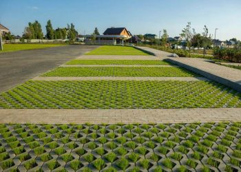 В Альметьевске открыли первую экопарковку в рамках нацпроекта