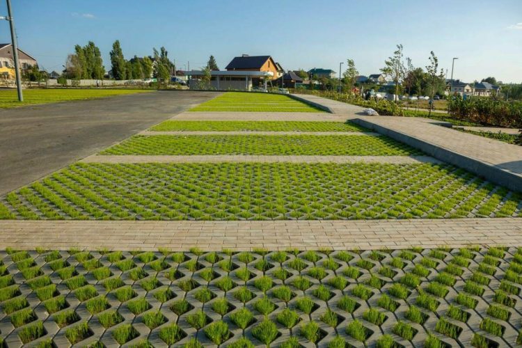 В Альметьевске открыли первую экопарковку в рамках нацпроекта