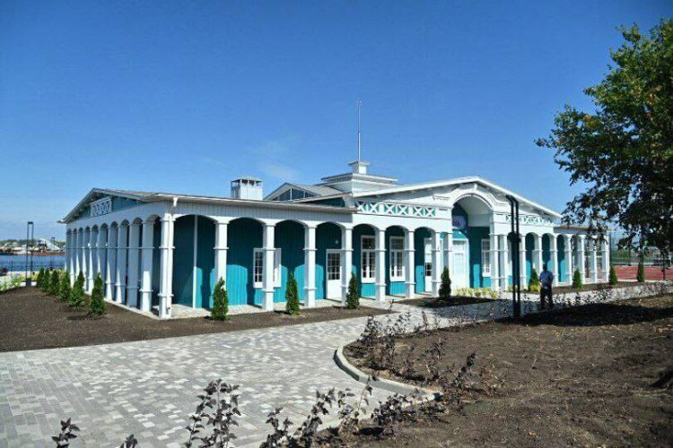 Минниханов проверил строительство пристани в Чистополе