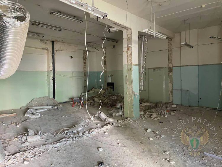 Прокуратура организовала проверку после гибели мужчины на стройке в Челнах