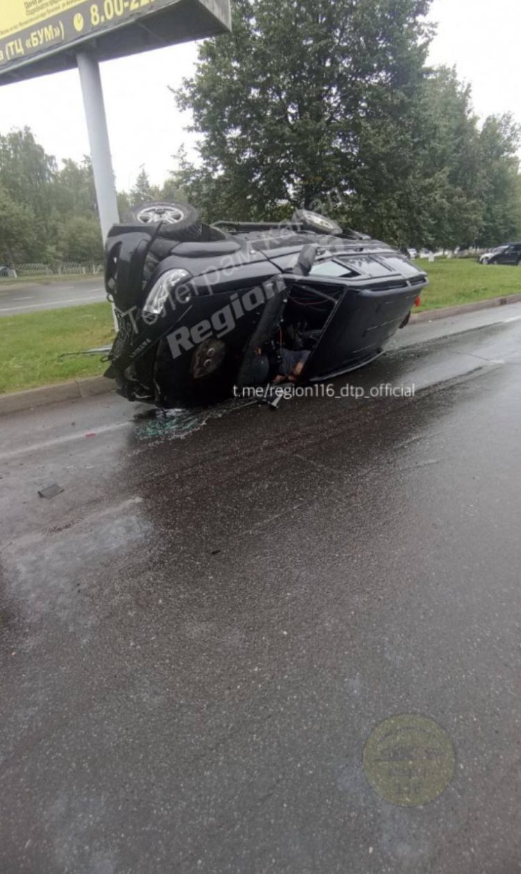 В Челнах произошло массовое ДТП с участием пяти машин