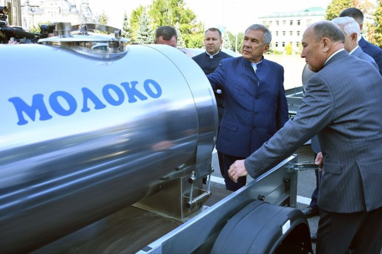 Минниханов поздравил ветеринаров с профессиональным праздником