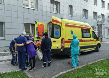 Мужчину, выжившего в авиакатастрофе в Камском Устье, отправляют на лечение в Москву