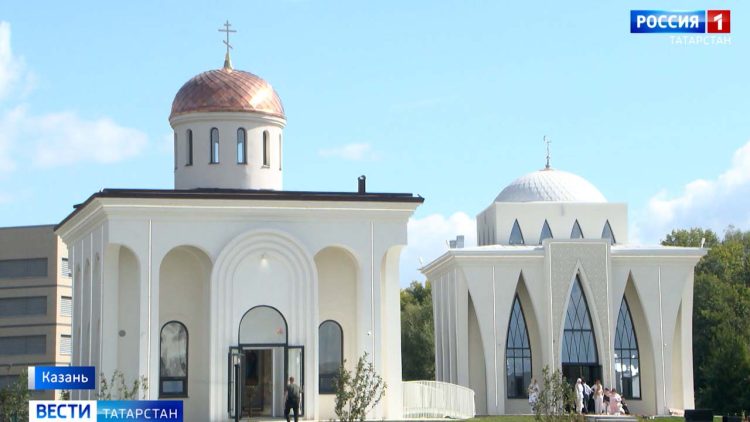 На территории ДРКБ открыли духовный комплекс «Тихий сад»