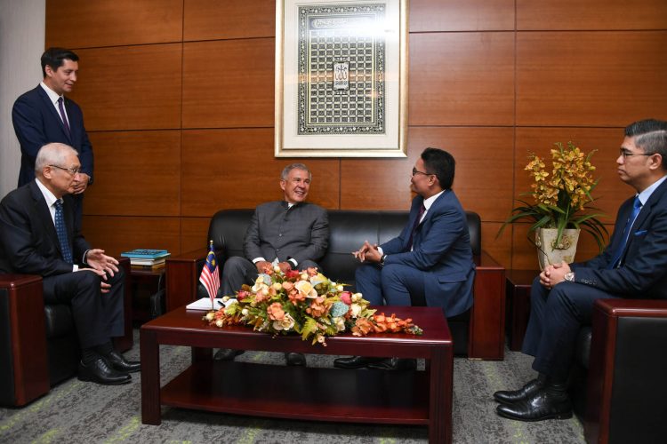 Минниханов посетил Корпорацию по развитию индустрии халяль Малайзии