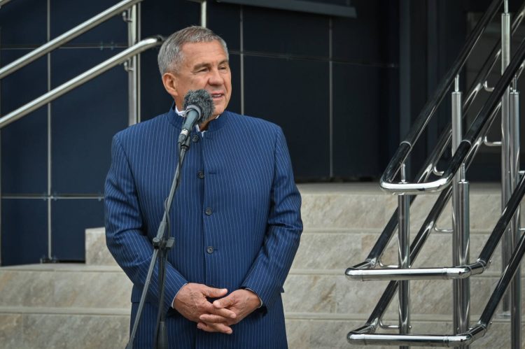 Минниханов встретился с педагогическими династиями Татарстана