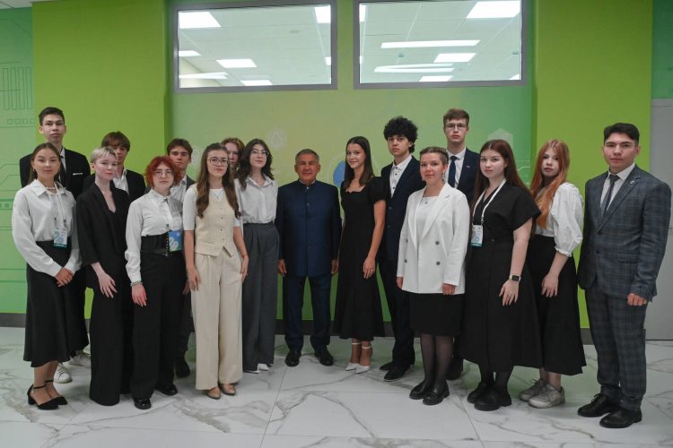 Минниханов посетил новый лицей «Инноватика» в селе Усады