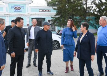 Минниханов ознакомился с реконструированными объектами на Хлебной площади в Елабуге