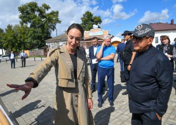 Минниханов ознакомился с благоустройством пешеходной ул.Гассара в Елабуге