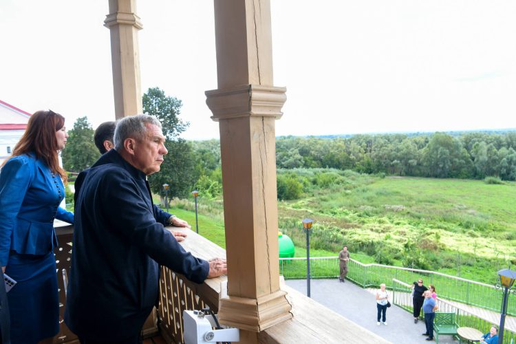 Минниханов посетил ряд объектов в историческом центре Елабуги