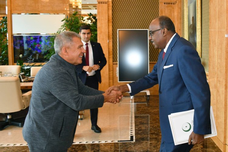 Минниханов встретился с замгенсекретаря ОИС по гуманитарным, культурным и социальным вопросам