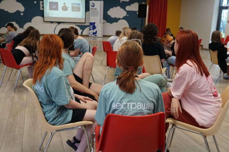 В Казани провели интеллектуальную викторину для подростков с ВИЧ