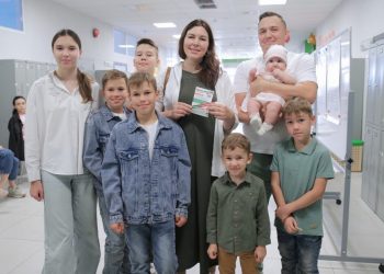 Многодетная семья Китаевых приняла участие в выборах депутатов Госсовета РТ