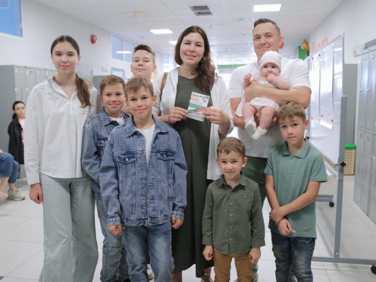 Многодетная семья Китаевых приняла участие в выборах депутатов Госсовета РТ