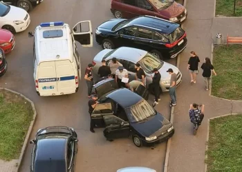 Жителей Нижнекамска напугало страйкбольное оружие в автомобиле мужчины