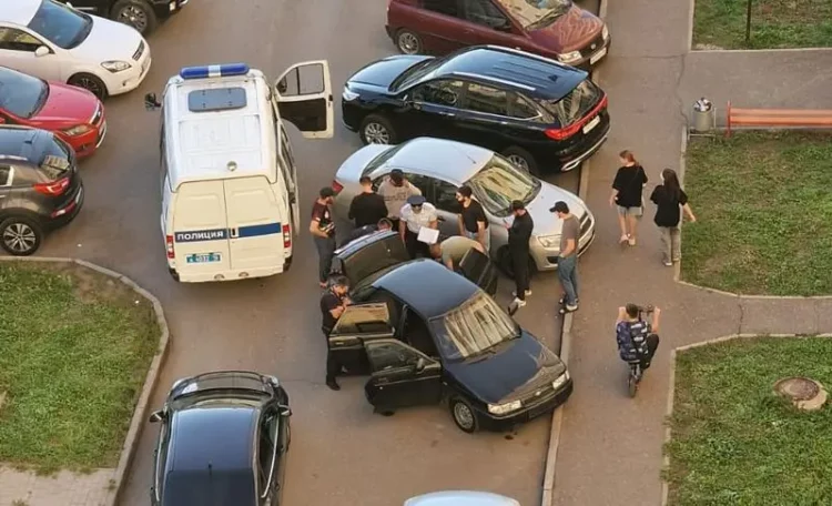 Жителей Нижнекамска напугало страйкбольное оружие в автомобиле мужчины