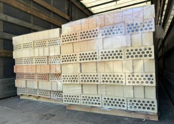 Евгений Варакин доставил в Лисичанск гумгруз весом 36 тонн со стройматериалами