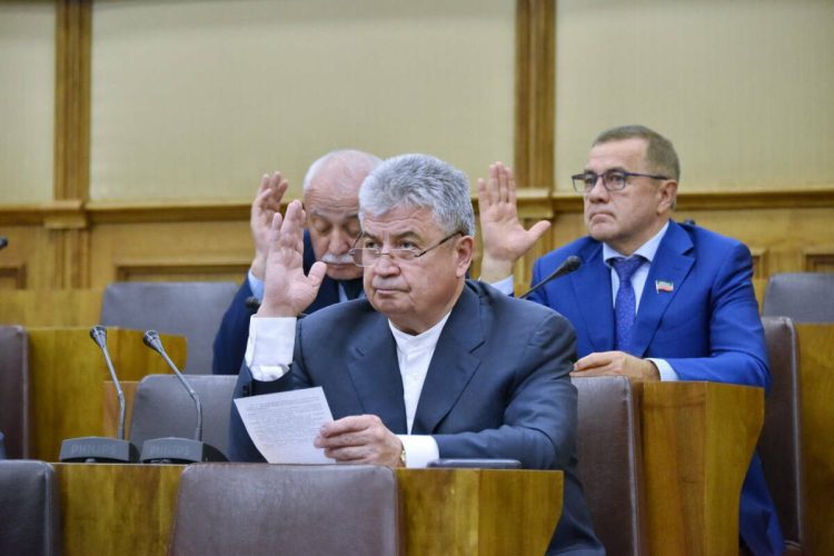 Фракция «Единая Россия» в Госсовете РТ выдвинула Геннадия Емельянова на должность сенатора РФ