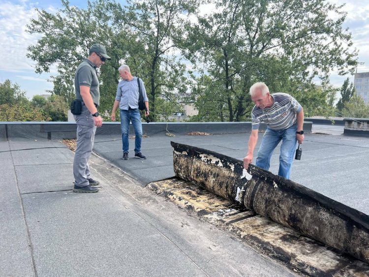 Вице-премьер РТ Аглиуллин проверил начало ремонтных работ в школе №2 Рубежного