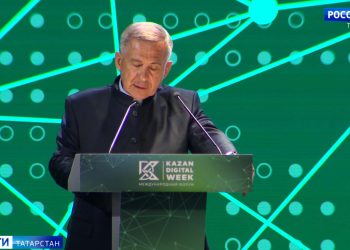 В Лениногорском районе вырос четырехметровый подсолнух