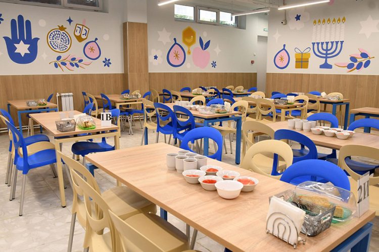 В Казани завершили капремонт пищеблока начальной школы №12