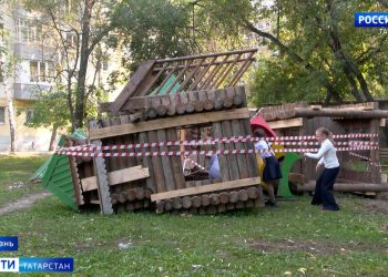 В Казани суд отправил в СИЗО бывшего правоохранителя за вымогательство