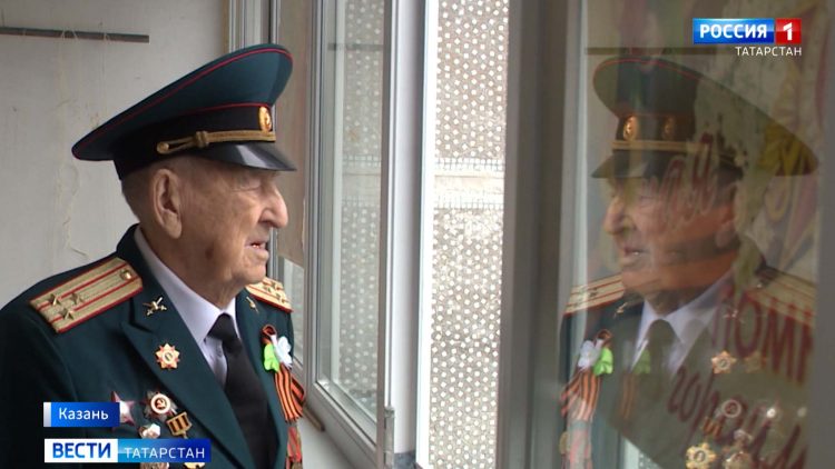 Ветеран ВОВ из Казани Юрий Шастин отмечает вековой юбилей