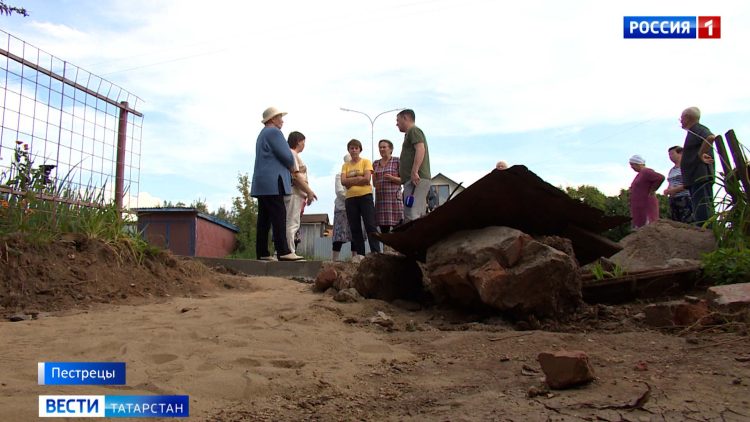 Жители Пестрецов пожаловались на смрад от канализационных вод