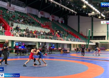 В Казани проходят Всероссийские соревнования по греко-римской борьбе среди юниоров