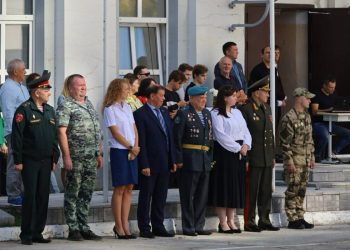 В День знаний росгвардейцы Татарстана организовали уроки мужества для учащихся