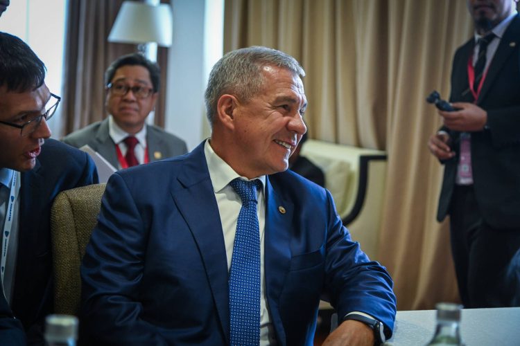 Минниханов прибыл во Владивосток на ВЭФ-2024