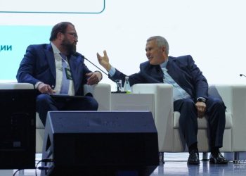 Минниханов провел встречу с главой Минцифры РФ Максутом Шадаевым