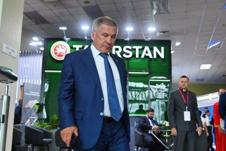 Минниханов прибыл во Владивосток на ВЭФ-2024