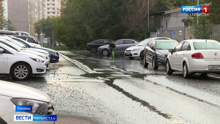 Казанцы жалуются на потоп и ужасный запах на улице Окольной