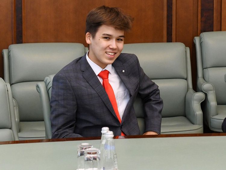 Школьник из Казани стал двукратным обладателем золотой медали на Международной олимпиаде по информатике