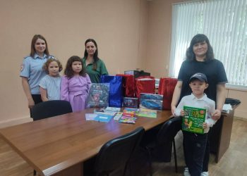 В Казани полицейские помогли многодетной семье подготовиться к школе