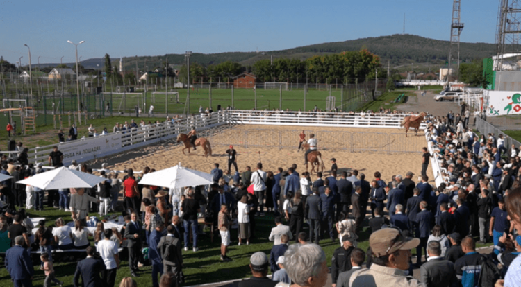 Минниханов посетил в Альметьевске новый спортивно-кинологический комплекс
