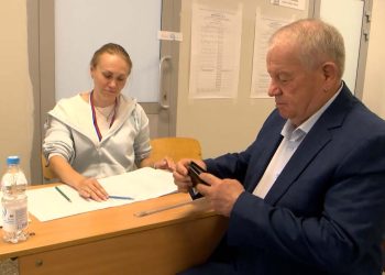 Валерий Миронченко проголосовал на выборах депутатов Госcовета РТ